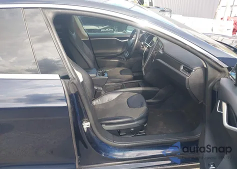 2013 Tesla Model S z USA, uszkodzony, nr VIN 5YJSA1DNXDFP06014